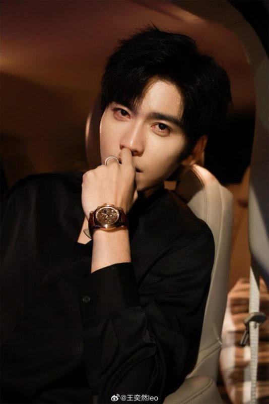 Wang Yi Ran ex-girlfriend reunion rumorsman' 'indoor' 'watch' 'ring' 'serious.