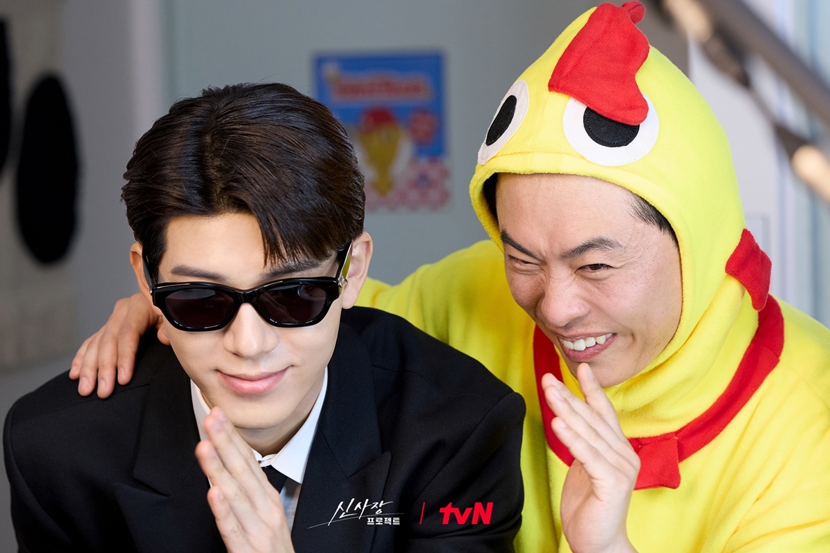 Shin’s Projectpeople' 'suits' 'sunglasses' 'chicken' 'funny.