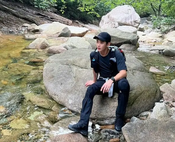 kim soo hyun update hiking stress