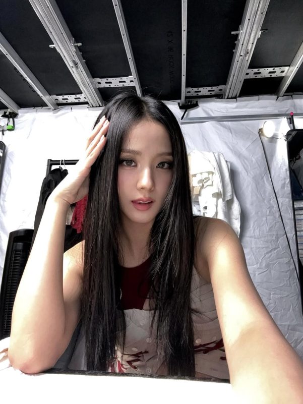 Jisoo aging signs BLACKPINKpeople' '' 'isoo' 'long' 'hair' 'beauty' 'makeup.
