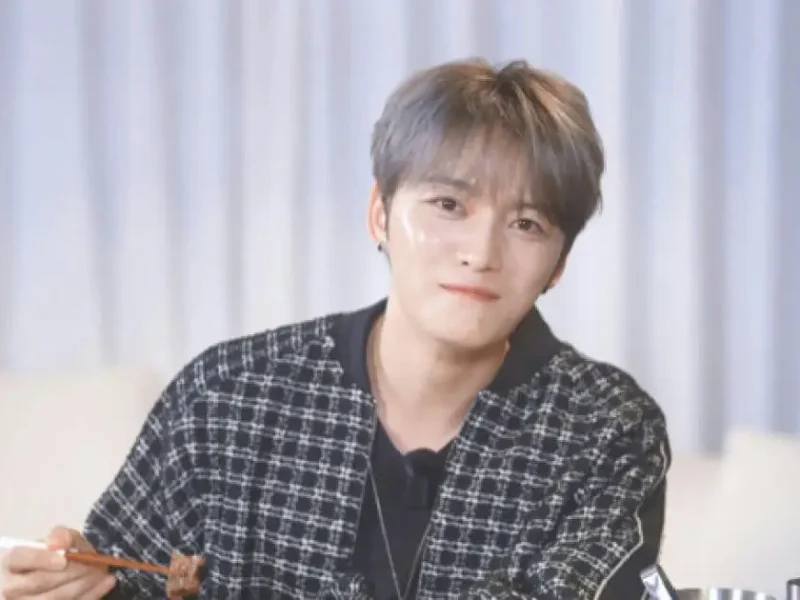kim jaejoong female celebrity approaches