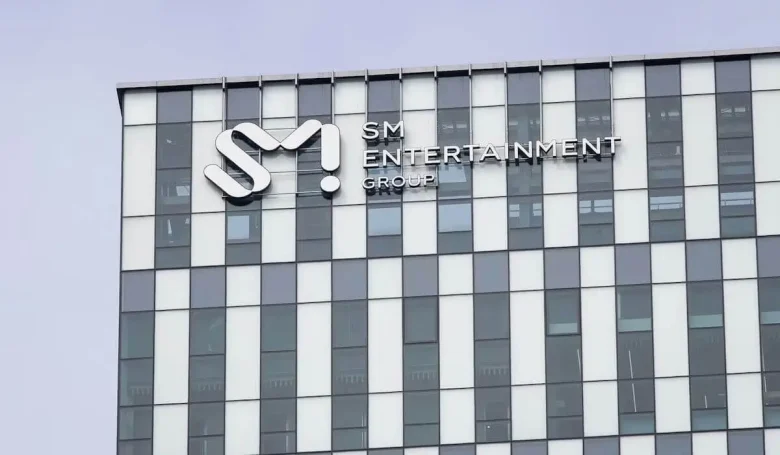 sm entertainment criminal complaints against malicious online activity