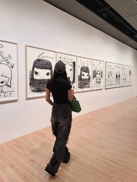 Jisoo RM dating rumorspeople' 'artwork' 'museum' 'fashion' 'hat.