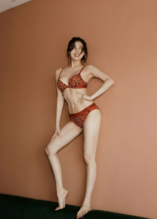 HyunA pregnancy rumors dietwoman' 'underwear' 'leopard' 'posing' 'slim.