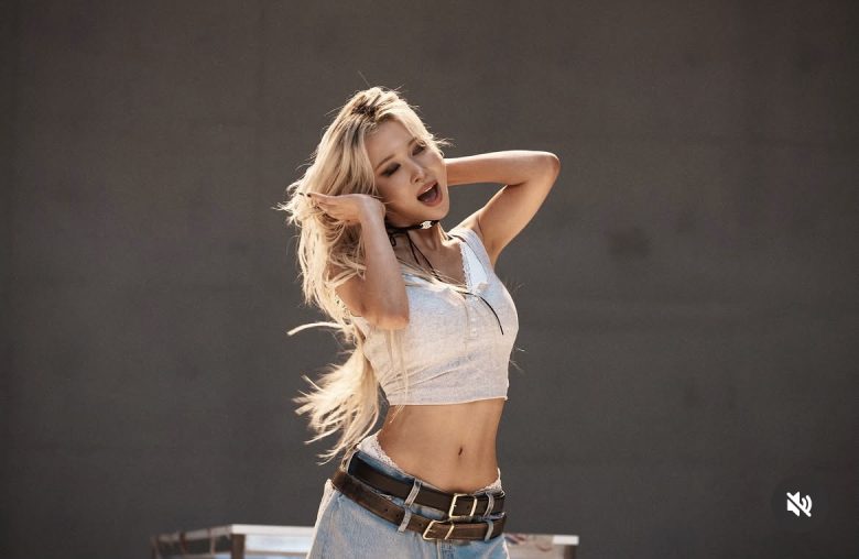 Dayoung solo Bodywoman' 'blond' 'hair' 'tank' 'top' 'belt' 'open' 'mouth.