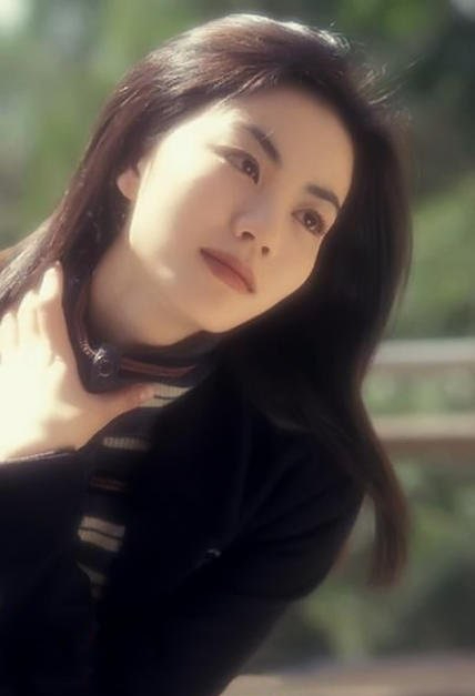 Faye Wong Jack Ma 22 million performancepeople' 'portrait' 'outdoors' 'long' 'hair' 'necklace.