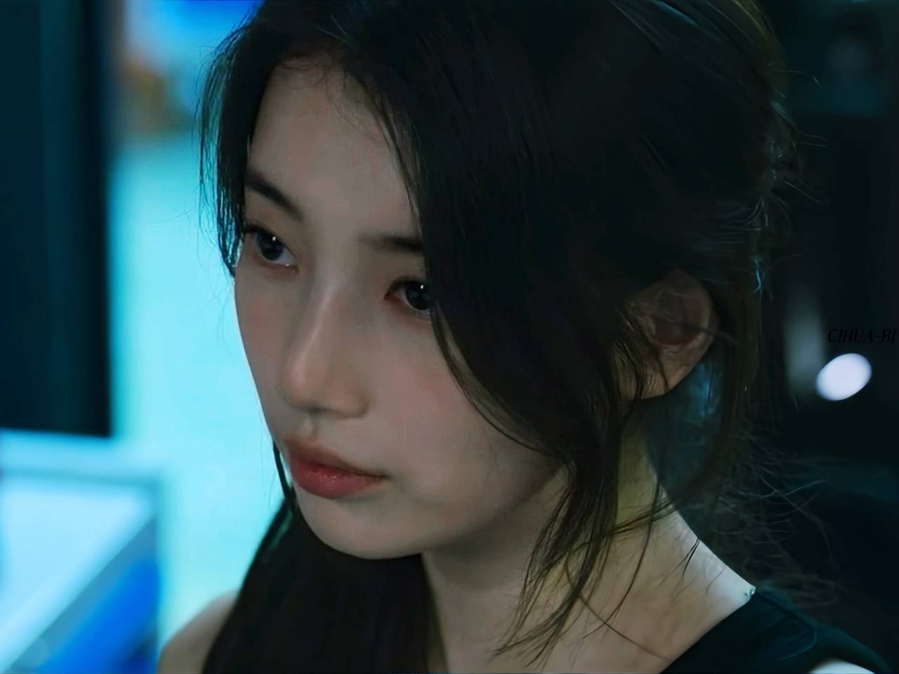 Suzy peak beautyperson' 'woman' 'portrait' 'hair' 'makeup.