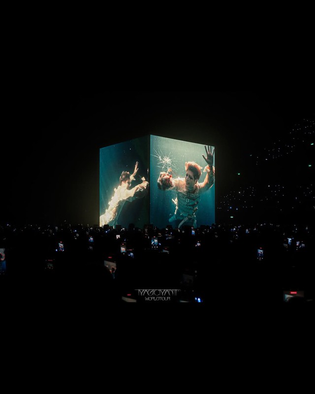 Jackson Wang Bangkok concert controversypeople' 'stage' 'water' 'cube' 'concert.