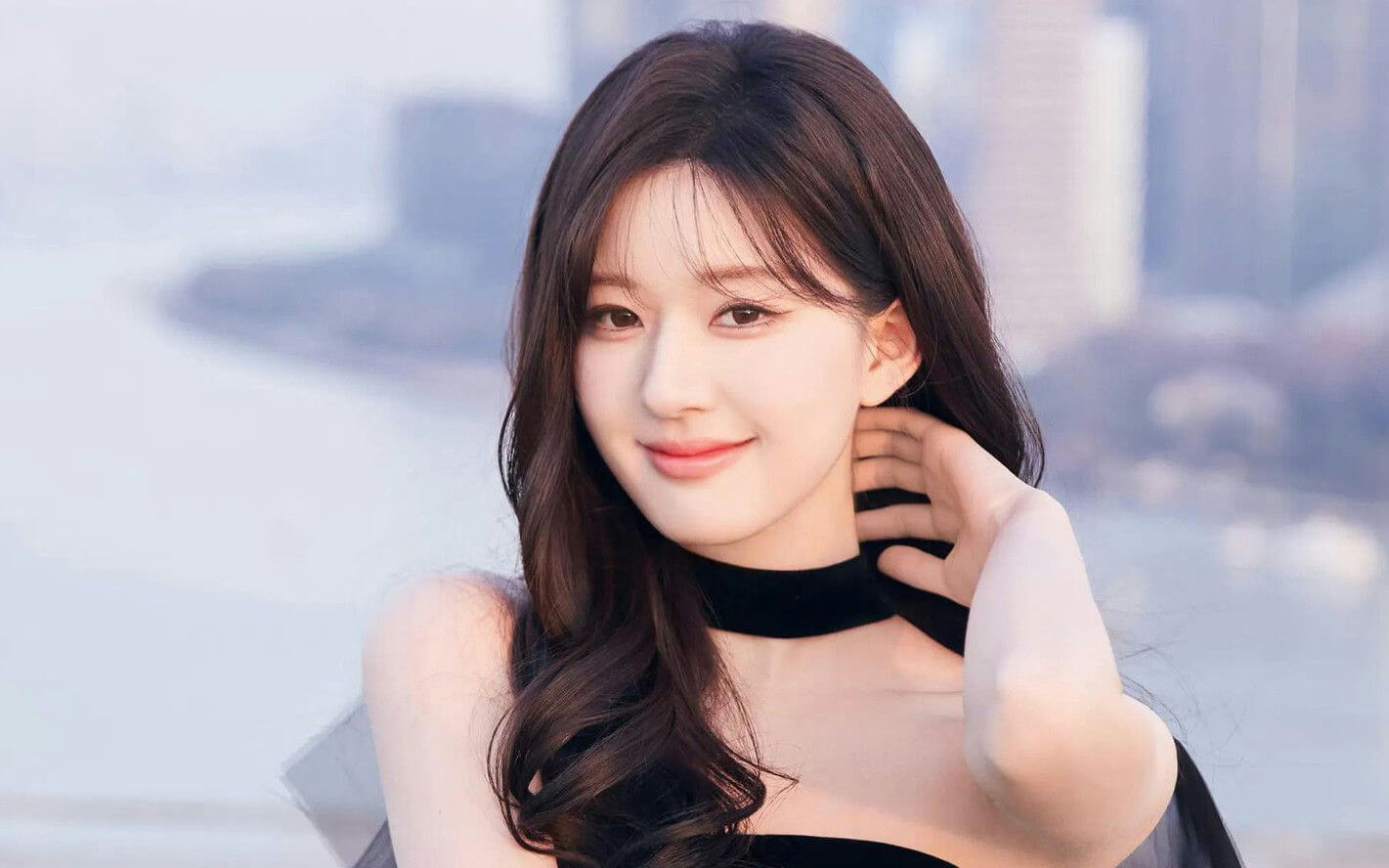people-Zhao Lusi-portrait-smiling-dark hair-black outfit-outdoor setting