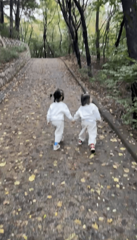 Sung Yu-ri twins