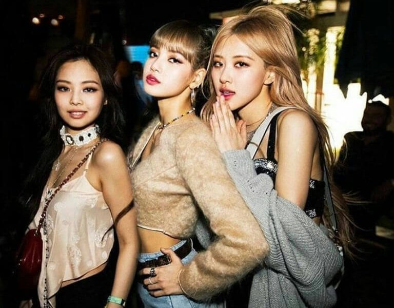 BLACKPINK members ignore Jisoo Eyes Closed