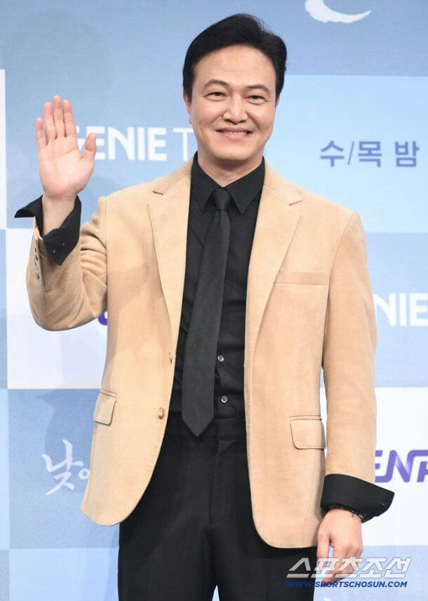 jung woong in living separately from wife