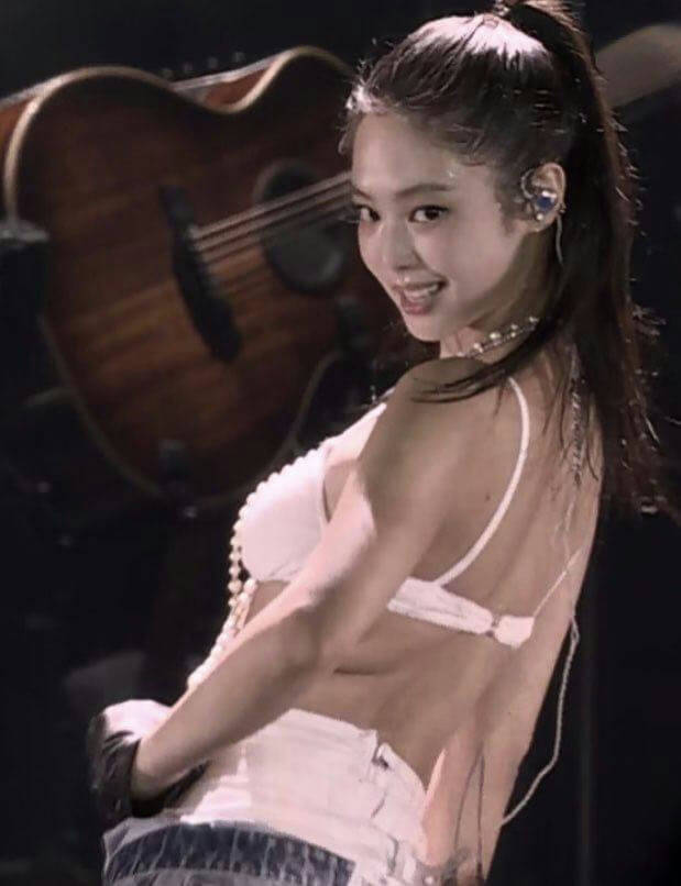 people-Jennie Kim (BLACKPINK)-A-performer-A-stage-A-acoustic guitar-B-white bikini top-B-white pants-C-back view
