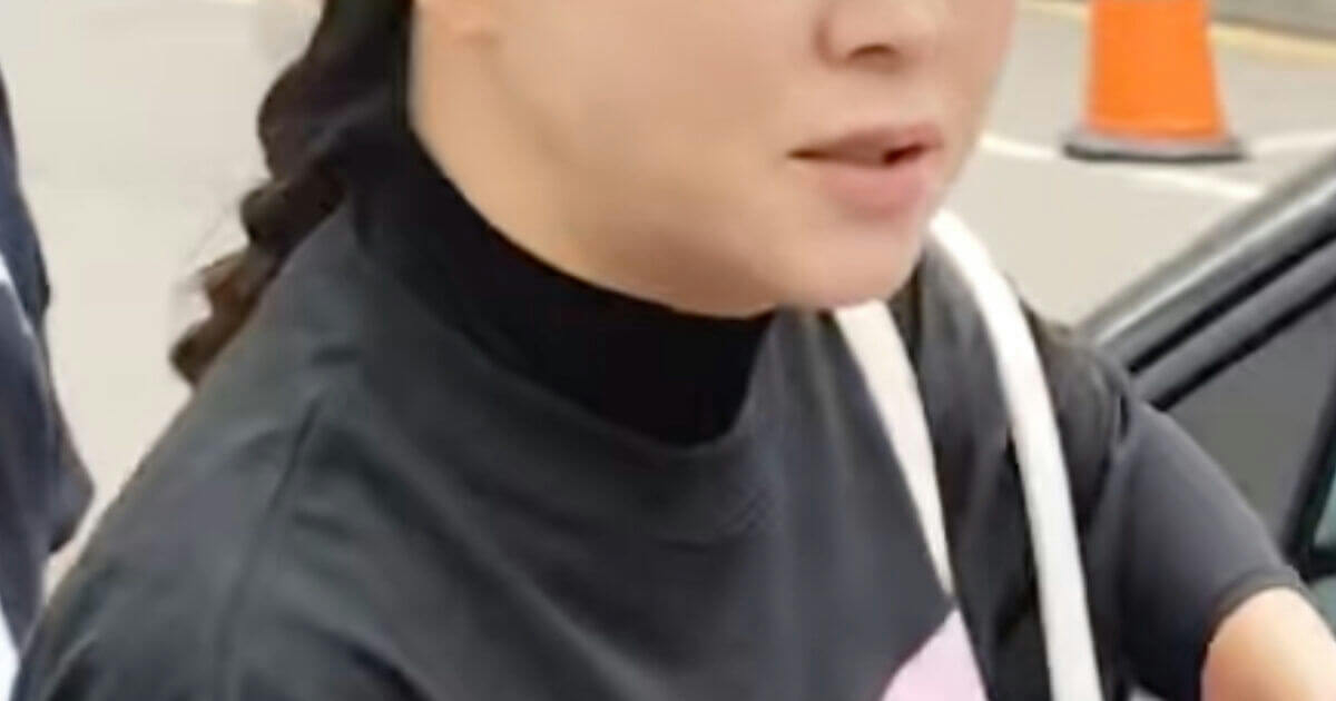 song ji hyo appearance criticism