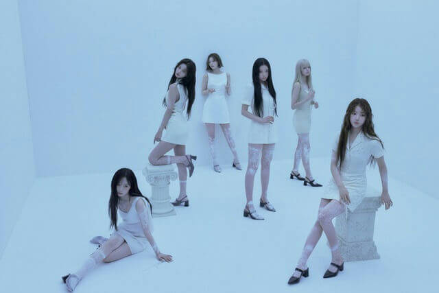 people-6-female models-A-white short dresses-A-white stockings-A-light blue background-A-pedestals
