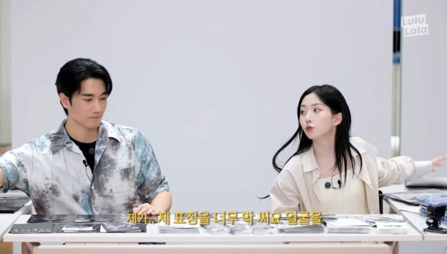 people-man-casual shirt-woman-long black hair-table-Korean subtitles