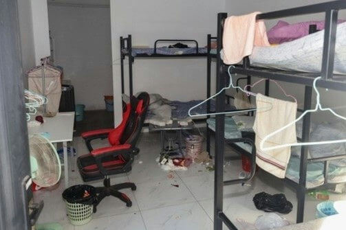 people-0-dormitory-A-messy-B-bunk beds-C-gaming chair