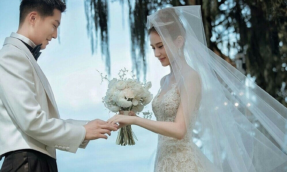dou xiao laurinda ho divorce