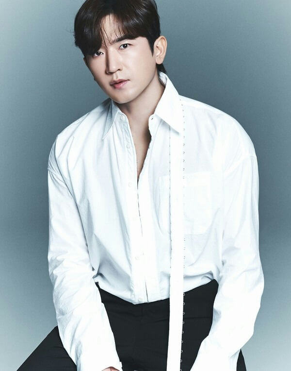 people-man-white shirt-A-black pants-B-studio portrait-C