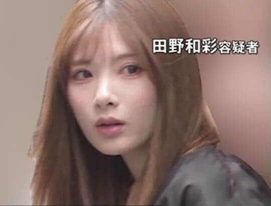 people-woman-A-Japanese text-B-brown hair-C-surprised expression