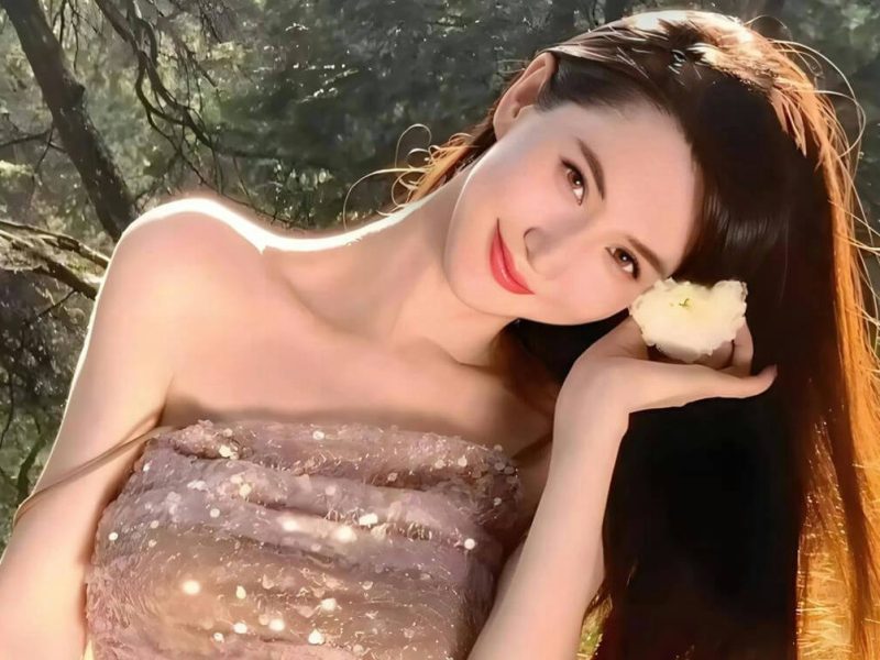 former sensual film star struggles with love