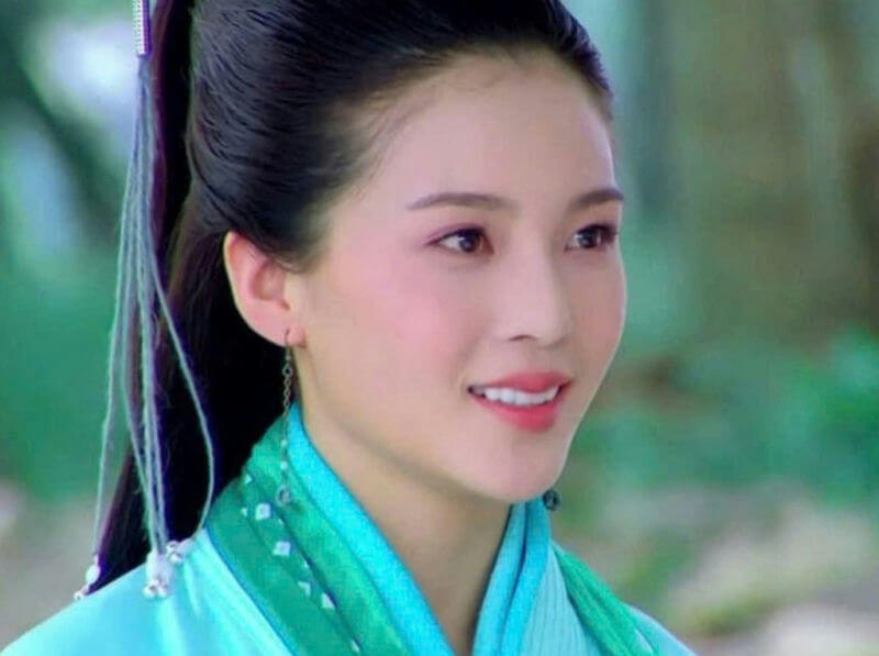 people-Woman-Smiling-Woman-Asian-Woman-Historical Costume