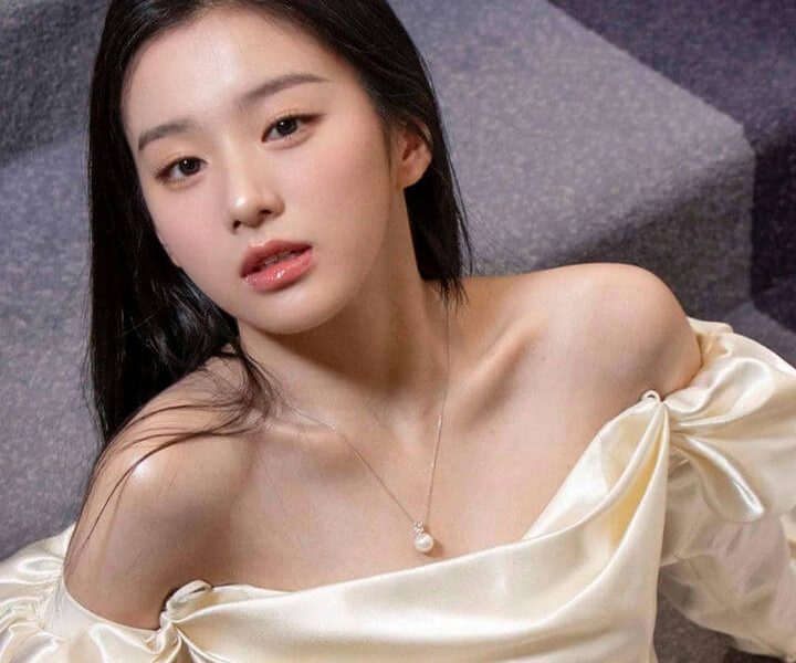 people-woman-A-off-the-shoulder top-B-pearl necklace-C-dark hair