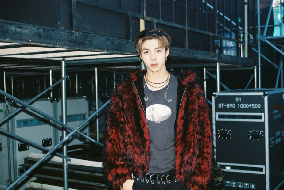 people-1-male-A-fur coat-B-backstage-C-K-pop idol