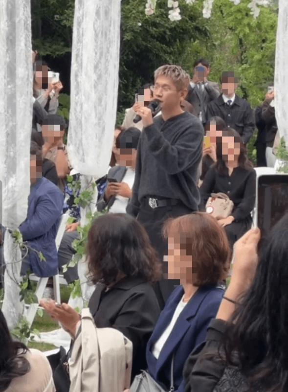 Crush Joy sister wedding performance