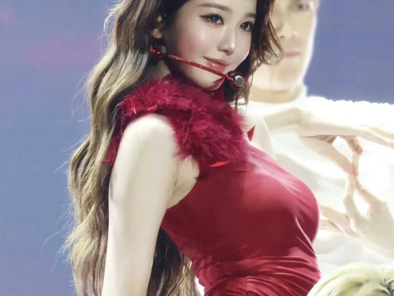jang wonyoung revealing outfit ive concert