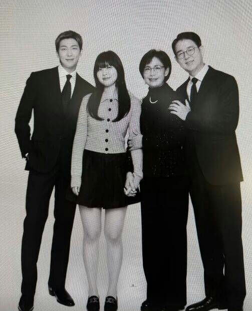 people-4-family portrait-A-black and white-B-formal attire-C-holding hands