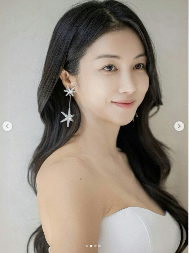 kim okbin wedding dress