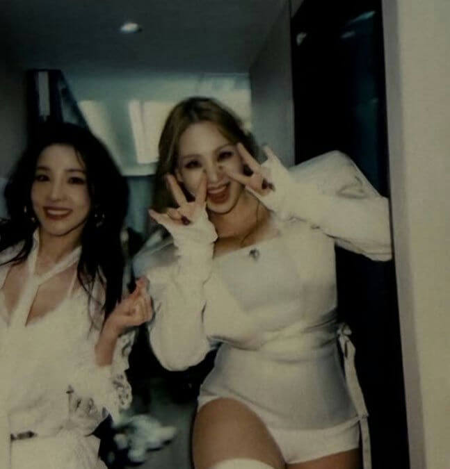 CL photos without Park Bom
