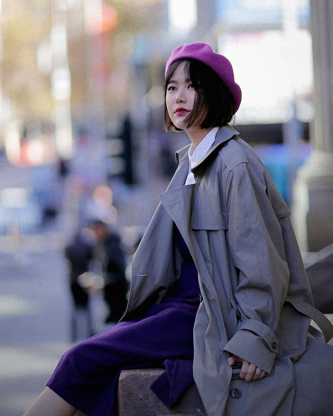 people-A-woman-A-beret-B-trench coat-C-purple dress