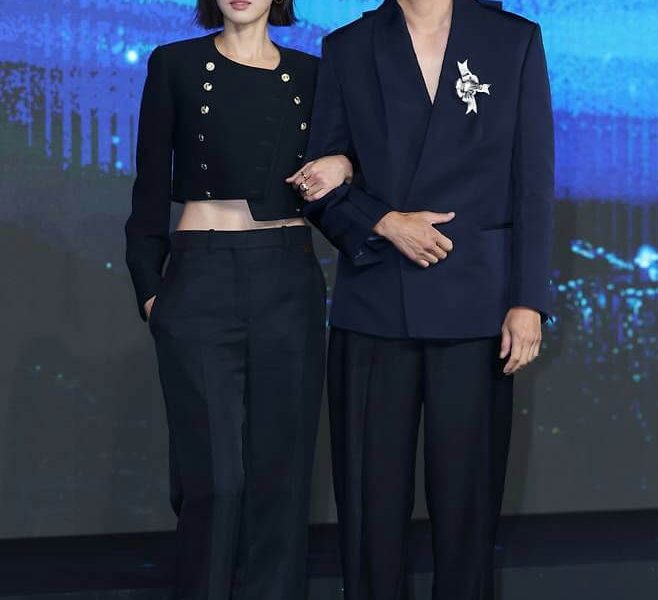 people-Jun Ji-hyun (Gianna Jun)-A-Black crop top jacket-A-Wide-leg black trousers-B-Choi Woo-shik-B-Navy relaxed blazer-C-Formal event appearance