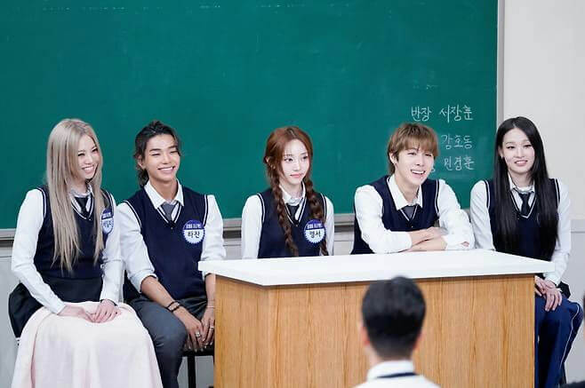 people-5-Korean idols-A-school uniforms-B-classroom setting-C-smiling