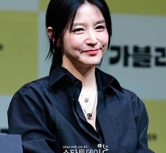 Lee Young Ae donation Thai student coma
