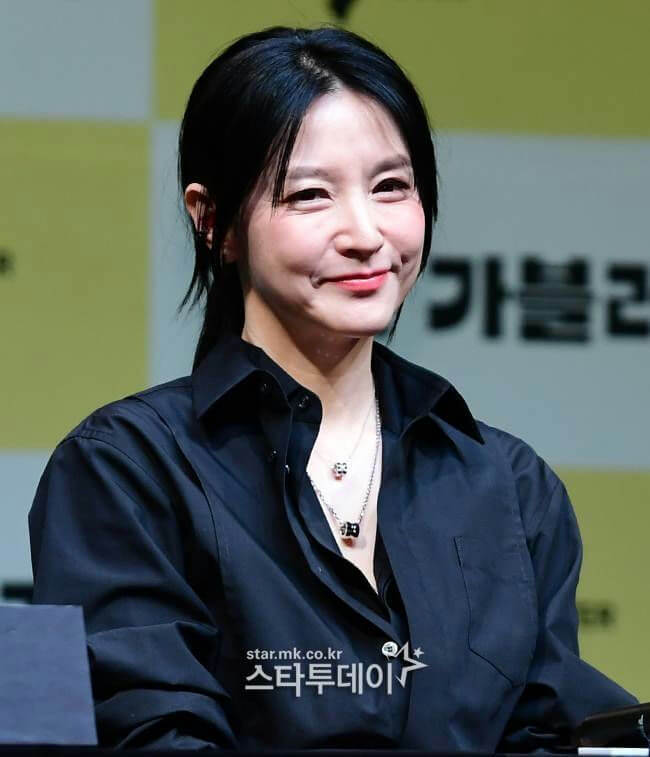 Lee Young Ae donation Thai student coma