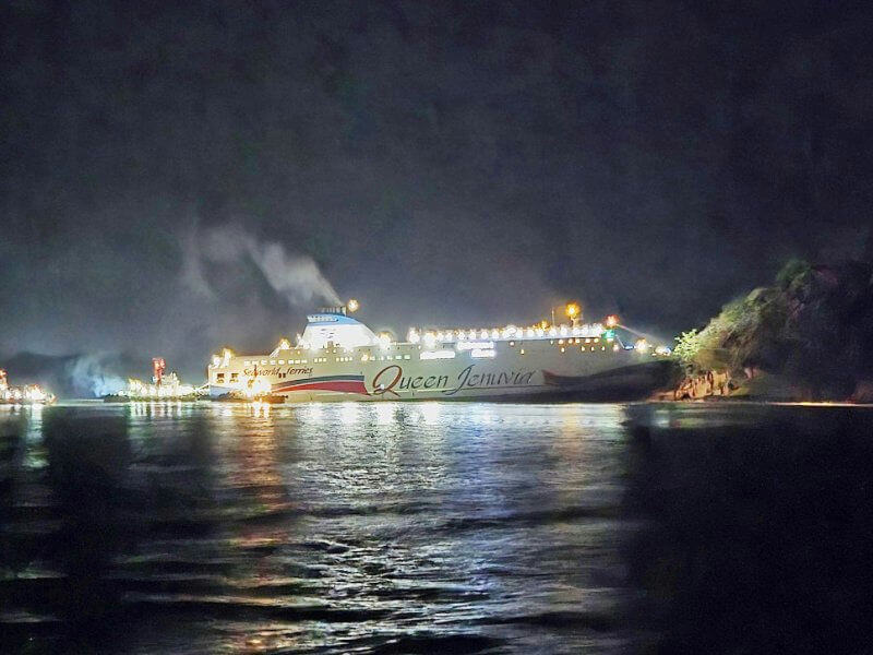 sinan ferry rescue 267 passengers grounded