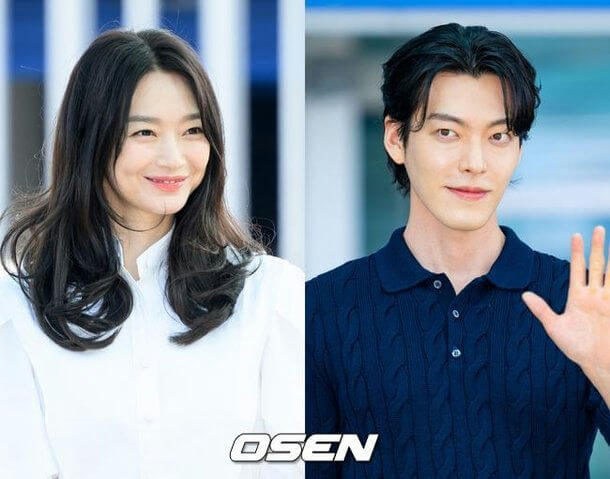 people-Shin Min-a-A-Kim Woo-bin-A-smiling-B-waving hand-C