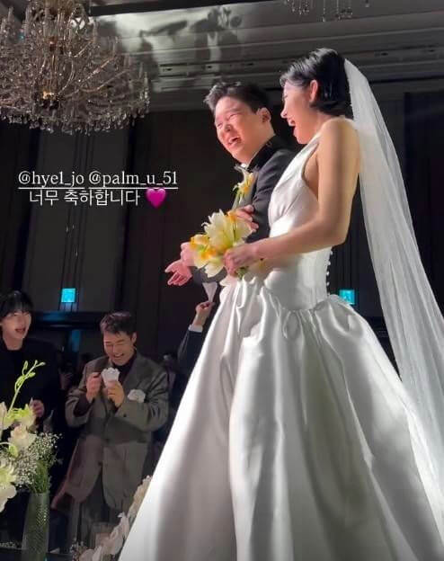 people-bride and groom-A-wedding-A-joyful expression-B-guests-C
