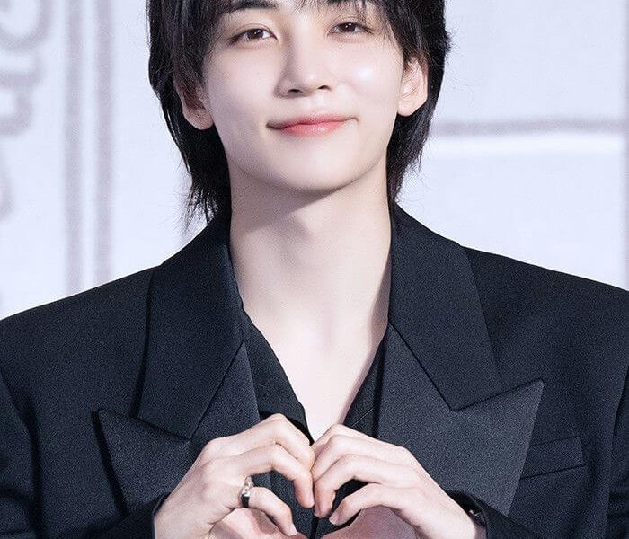seventeen fan buys island jeonghan