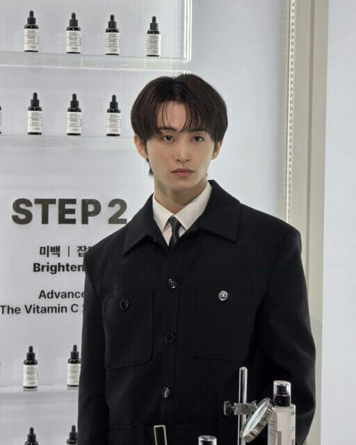 people-Mark Lee-A-black collared jacket-B-skincare display-C-Korean text