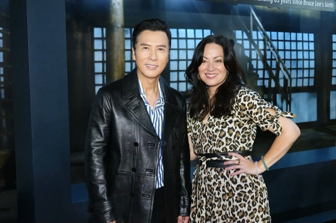 people-Donnie Yen-A-actress/wife-A-Kate Tsang-B-black leather coat-C-leopard print dress