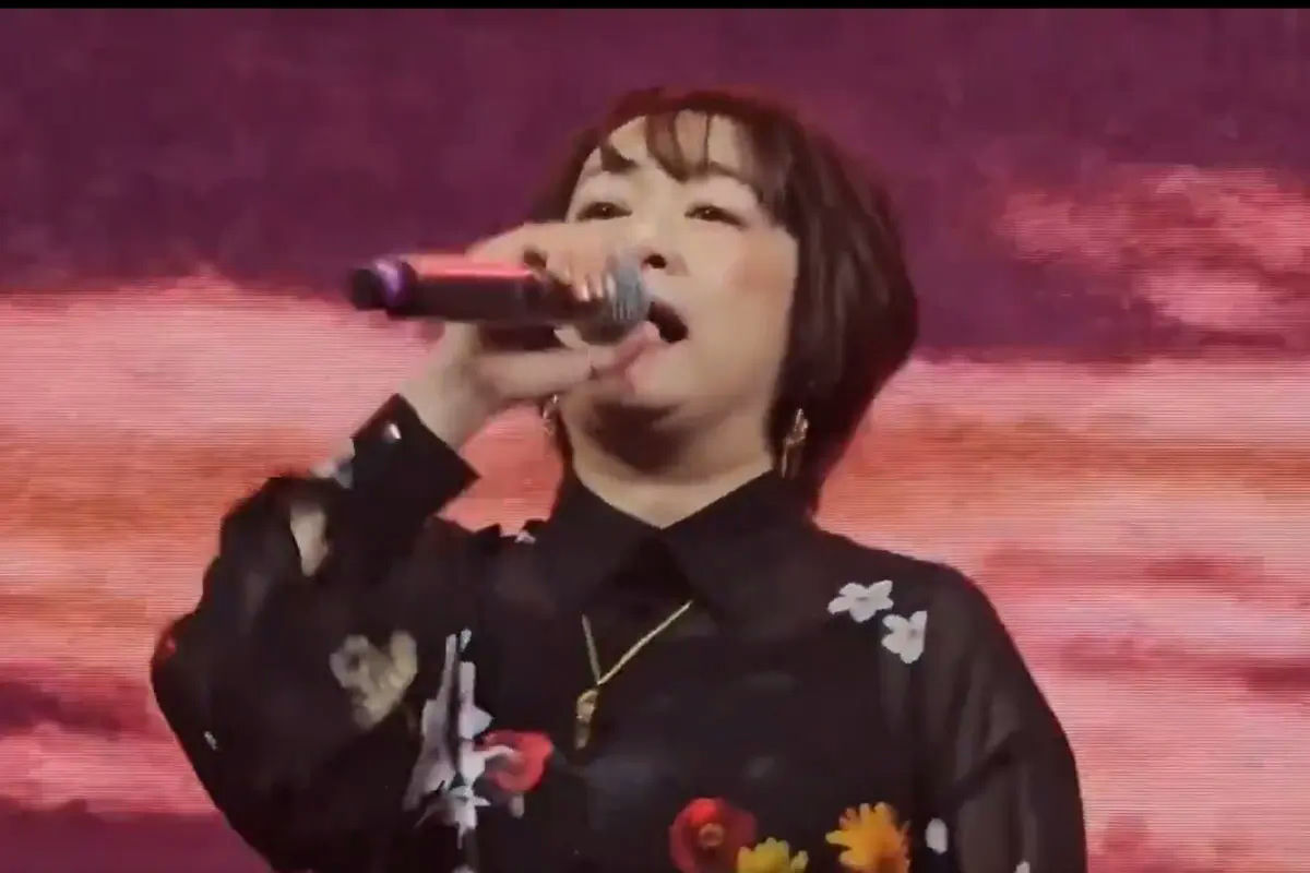 maki otsuki removed from stage