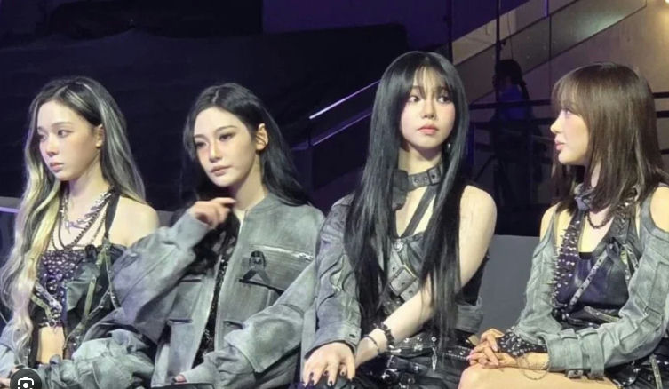 people-Four women-A-K-pop-A-dark clothing-A-long dark hair-B-serious expression-C
