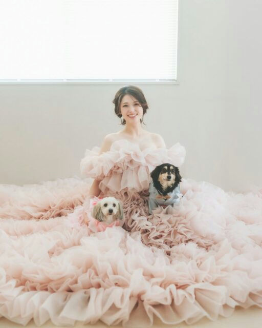 people-woman-A-dress-A-ruffles-A-pink-B-dogs-B-pets-C