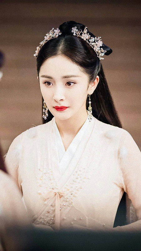 people-A-Asian woman-A-historical costume-A-flower hair accessory-A-dangling earrings-A-light makeup-A-red lipstick