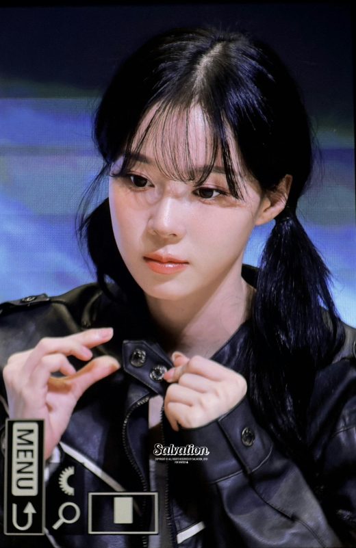 winters calm demeanor at fansign