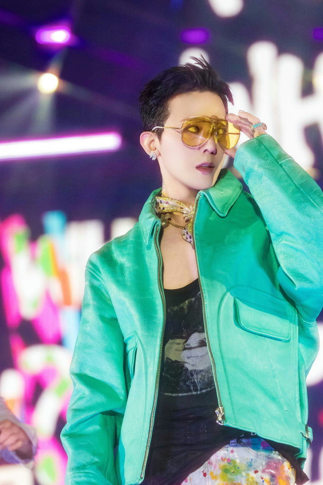 gdragon live singing controversy
